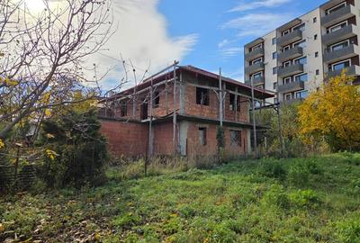 Casă cu 5 camere cu Teren 508 Mp în Vișan
