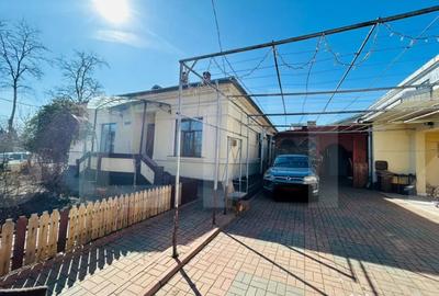 Casă cu 5 camere cu Teren 900 Mp în Central