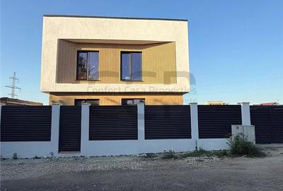 Casă cu 4 camere cu Teren 200 Mp în Central