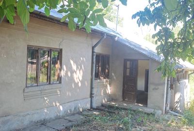 Casă cu 4 camere cu Teren 1200 Mp în Central