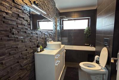 Apartament cu 3 camere decomandat în Florești - 2