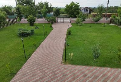 Casă cu Teren 4800 Mp în Căteasca