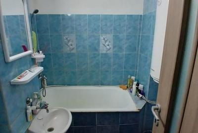 Apartament cu 3 camere decomandat în Aghireșu