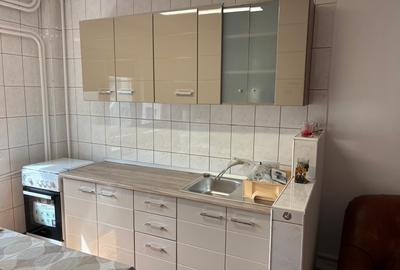 Apartament cu 2 camere semidecomandat în Pantelimon