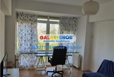 Apartament cu 3 camere semidecomandat, mobilat în Central