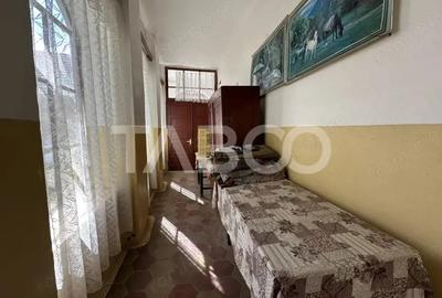 Casă cu 3 camere cu Canalizare în Sâmbăta de Sus - 14