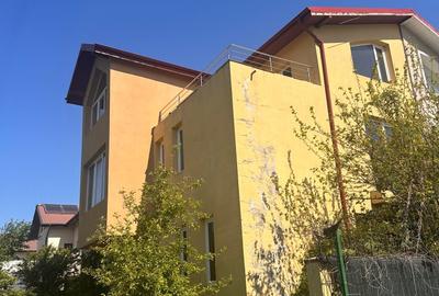 Duplex cu 6 camere cu Teren 252 Mp în Domnești
