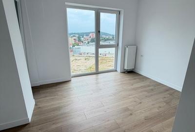 Apartament cu 3 camere în Tudor Vladimirescu