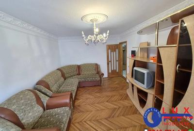 Apartament cu 3 camere decomandat în Babadag