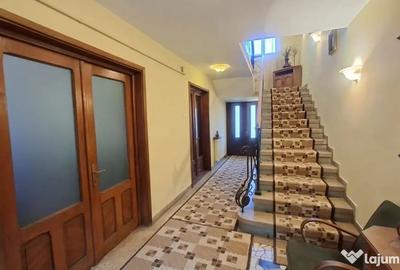 Casă cu 4 camere cu Teren 271 Mp în Central
