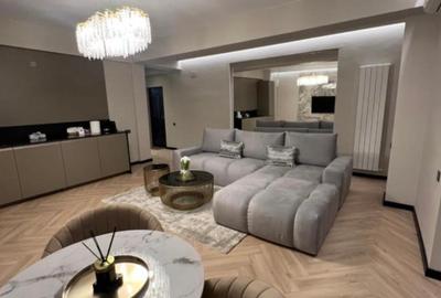 Apartament cu 3 camere decomandat în Faleza Nord