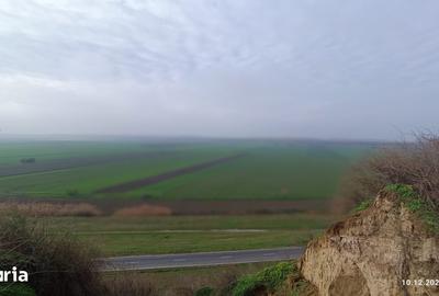 Teren de 3801 mp, în Dăeni