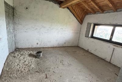 Casă cu 11 camere cu Canalizare în Brănești - 31