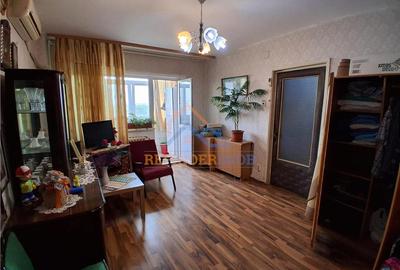 Apartament cu 4 camere semidecomandat, mobilat în Berceni - 1