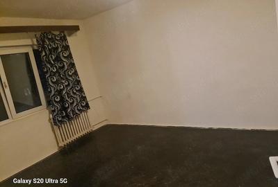 Apartament cu 3 camere decomandat în Circumvalațiunii