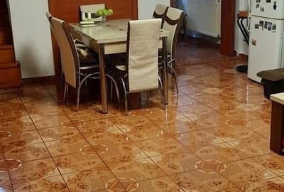 Casă cu 7 camere cu Teren 260 Mp în Titan