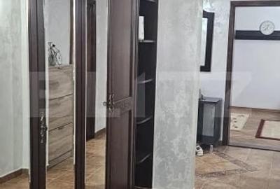 Apartament cu 3 camere decomandat în Filiași