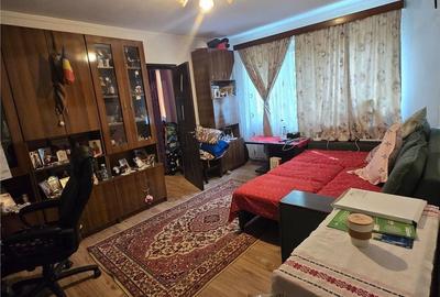 Apartament cu 3 camere în Alexandru cel Bun