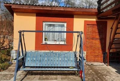 Casă cu 4 camere în Dumitra