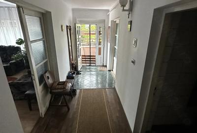 Casă cu 3 camere cu Teren 529 Mp în Central