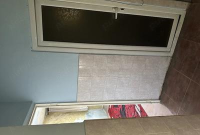 Apartament cu 3 camere semidecomandat în Central - 1