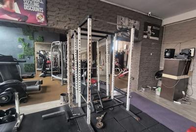 Spațiu comercial, de 150 mp, în Central - 4