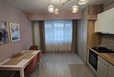 Apartament cu 2 camere decomandat în Titan