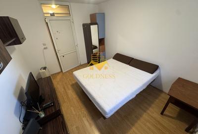 Apartament cu 3 camere semidecomandat, mobilat în Andrei Mureșanu