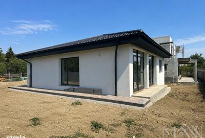 Casă cu 4 camere cu Teren 460 Mp în Central
