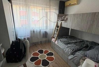 Garsonieră semidecomandată în UMT