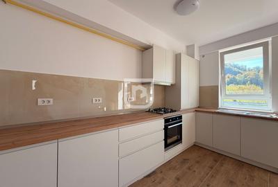 Apartament cu 3 camere semidecomandat în Central