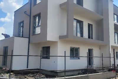 Casă cu 4 camere în Central