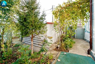 Casă cu 4 camere cu Teren 700 Mp în Piața Centrală
