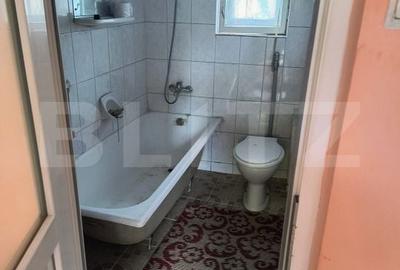 Casă cu 2 camere cu Teren 1400 Mp în Central