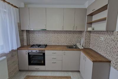 Apartament cu 2 camere decomandat în Polonă