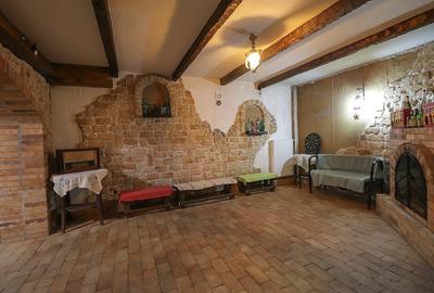 Casă individuală cu 8 camere cu Teren 600 Mp în Poiana Țapului - 2