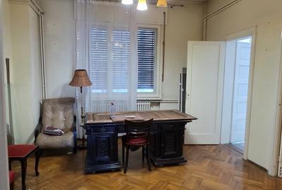 Apartament cu 5 camere în Centrul Istoric