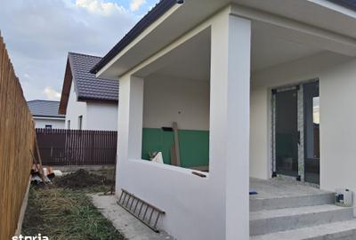 Casă cu 7 camere cu Teren 350 Mp în Cumpăna