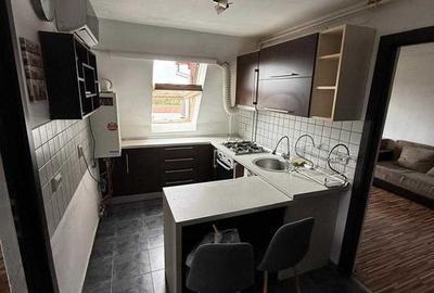 Apartament cu 2 camere decomandat în Torontalului