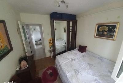 Apartament cu 2 camere decomandat în Podu Roș