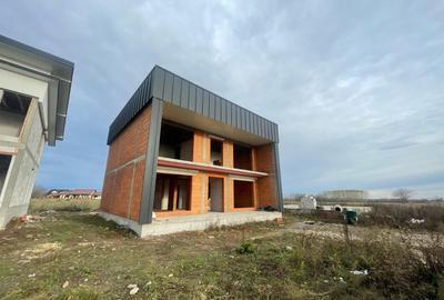 Casă individuală cu 4 camere cu Canalizare în Marginea - 2