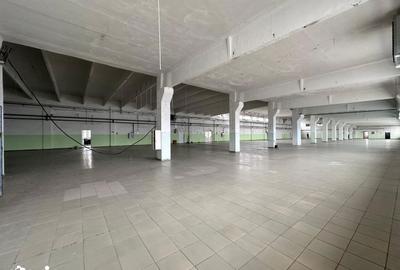 Spațiu comercial, de 1,500 mp, în Central - 8