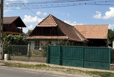 Casă cu 4 camere în Mihai Viteazu - 1