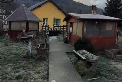Casă cu 5 camere cu Teren 422 Mp în Zamora - 1