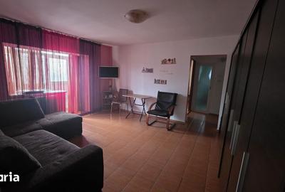 Apartament cu 3 camere semidecomandat în Central - 2