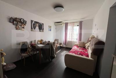 Apartament cu 2 camere semidecomandat, mobilat în Moreni