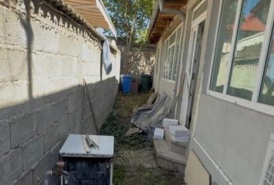 Casă individuală cu 3 camere cu Canalizare în Central