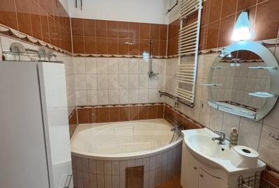 Casă cu 5 camere cu Canalizare în Central - 6