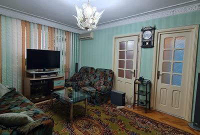 Apartament cu 3 camere semidecomandat, mobilat în Țiglina 2 - 3