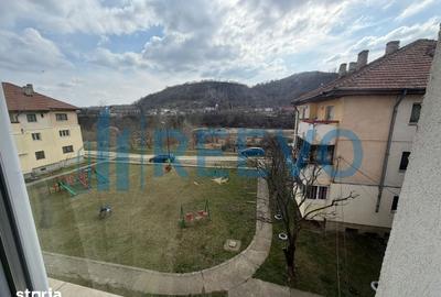 Apartament cu 3 camere decomandat, mobilat în Central - 4